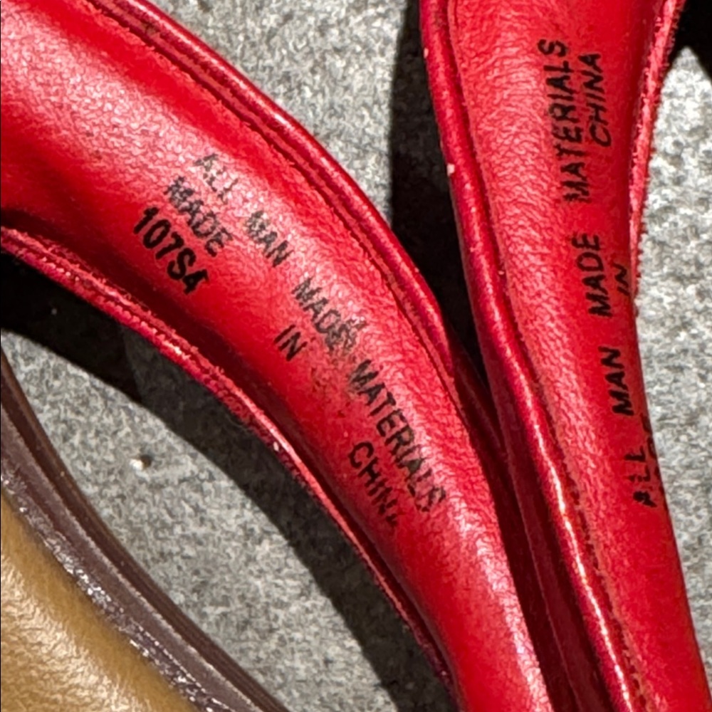 Simply Basic Women's Red Sandals Sz 8.5 - Picture 4 of 7